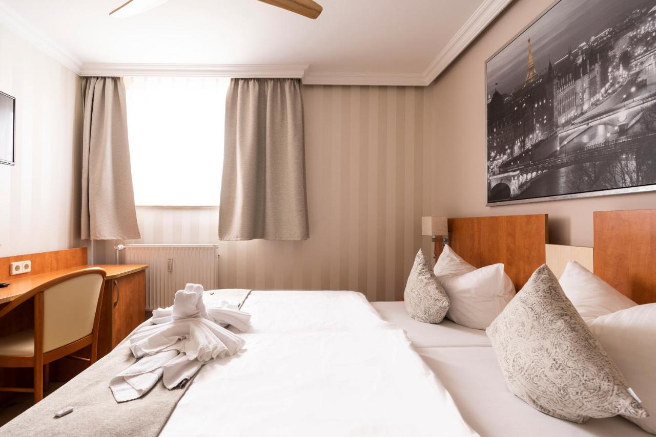 Cityhotel ベルンブルク エクステリア 写真